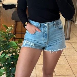 Levi’s Ribcage shorts size 30